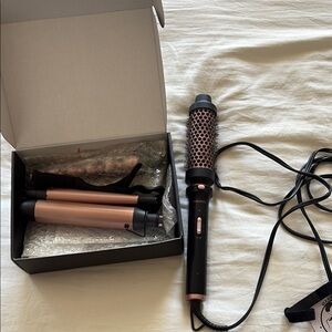 Wavy Talk Round Brush Styler